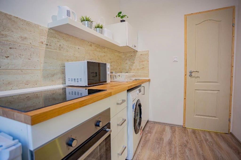 Cosy Flat In Akacfa Str., Aya Apartman Budapest Kültér fotó