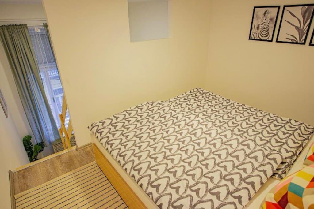 Cosy Flat In Akacfa Str., Aya Apartman Budapest Kültér fotó
